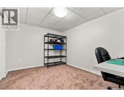 3174 Eastview, Saskatoon, SK S7J3J4 Photo 34