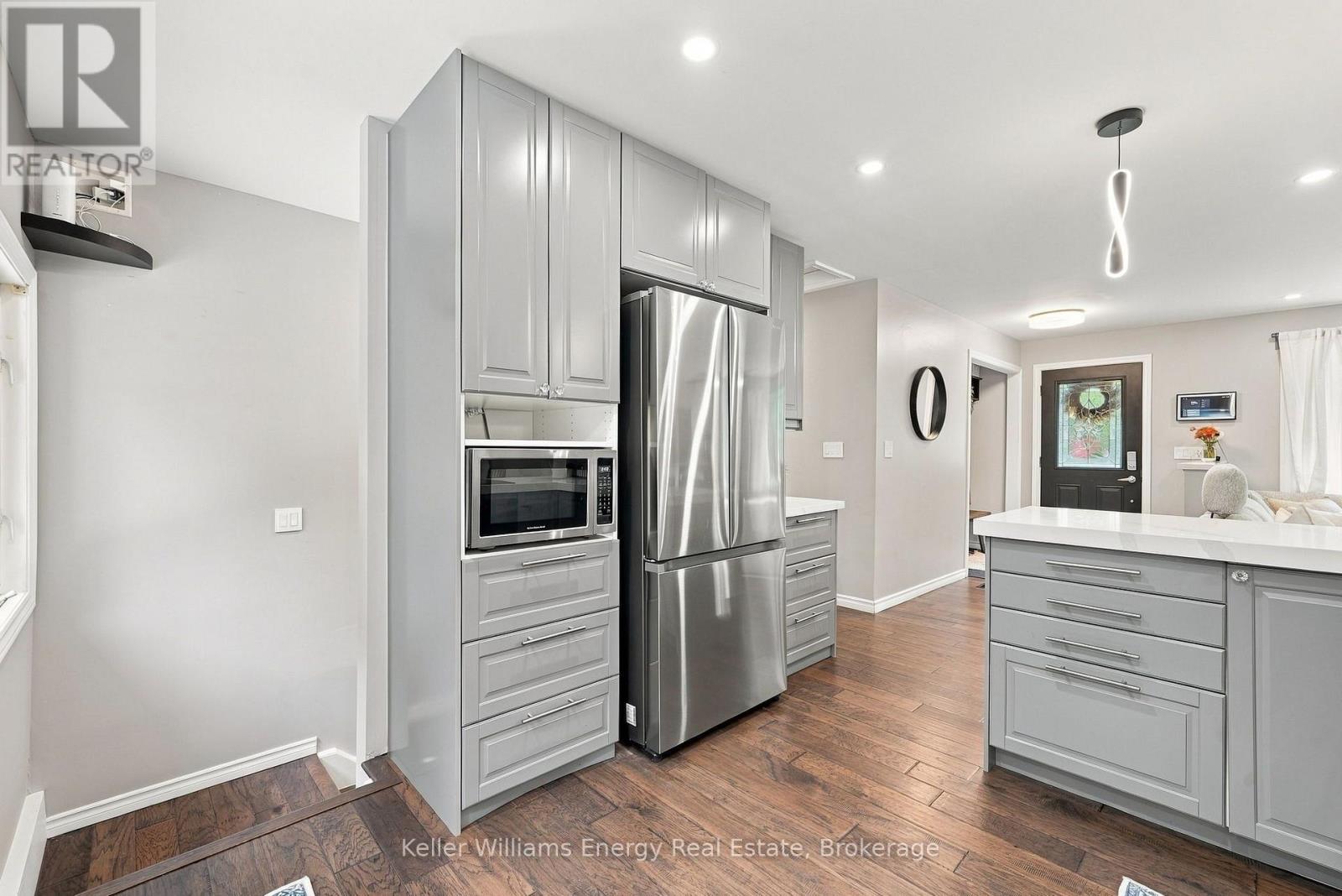 2621 DIVISION STREET N - 7