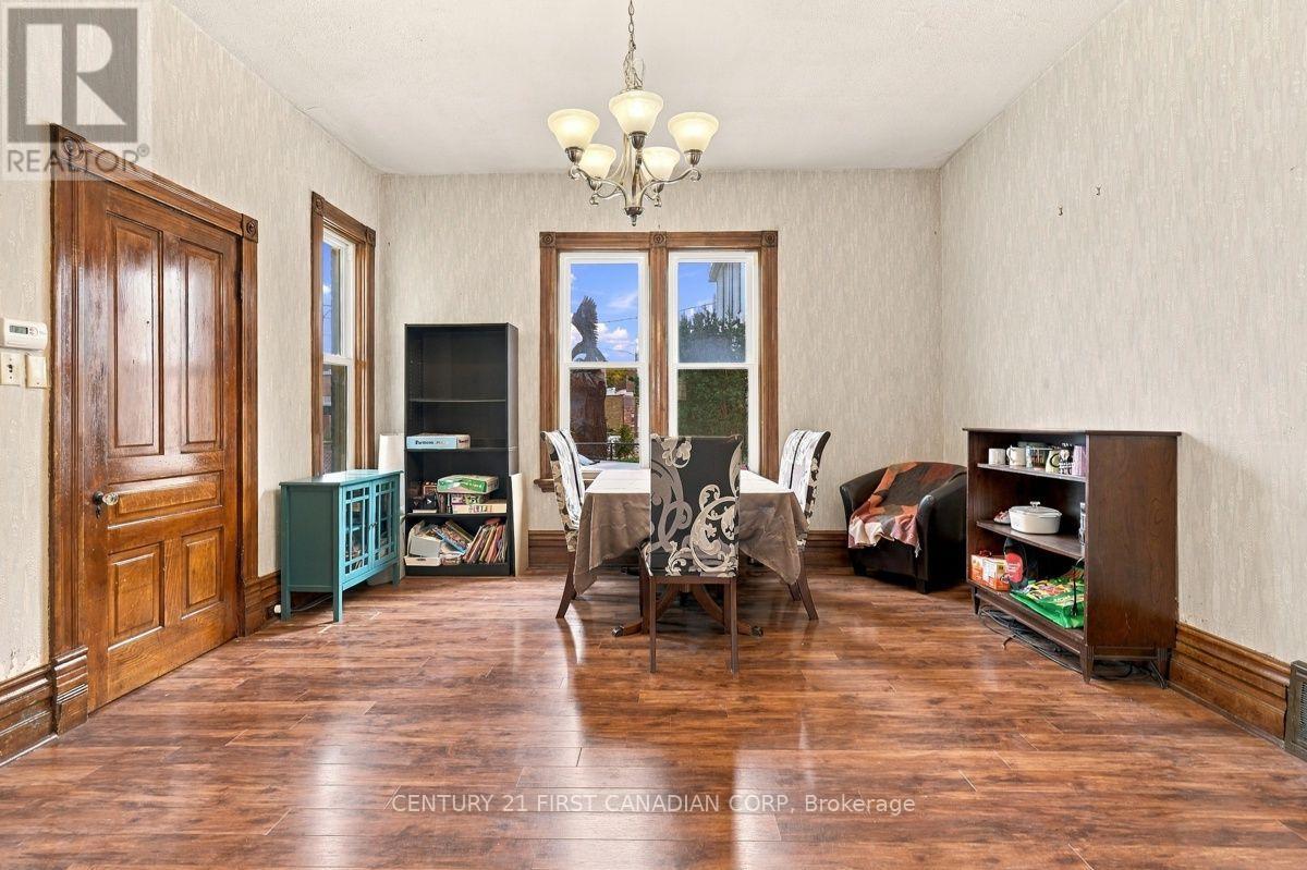 367 HAMILTON ROAD - 11