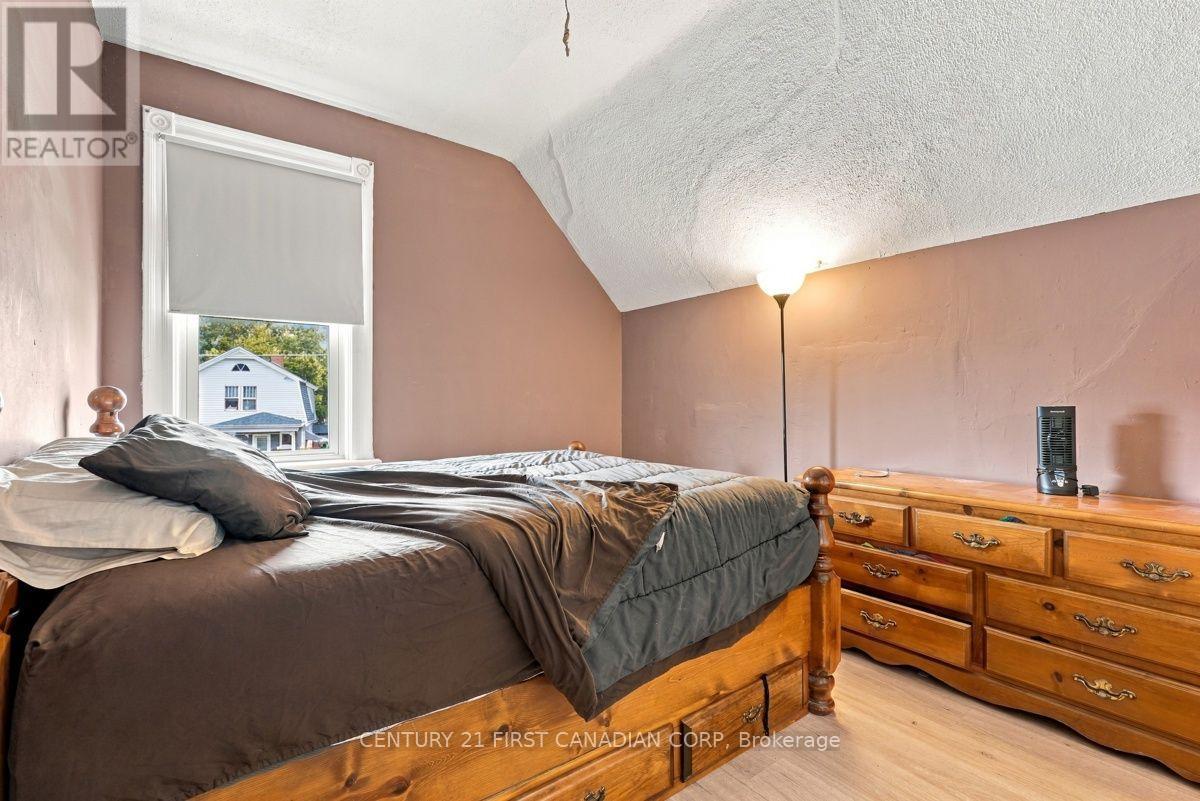 367 HAMILTON ROAD - 21