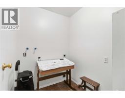 4095 Beam Cres, Saanich, BC V8N5Y7 Photo 45