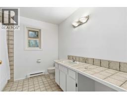 4095 Beam Cres, Saanich, BC V8N5Y7 Photo 27