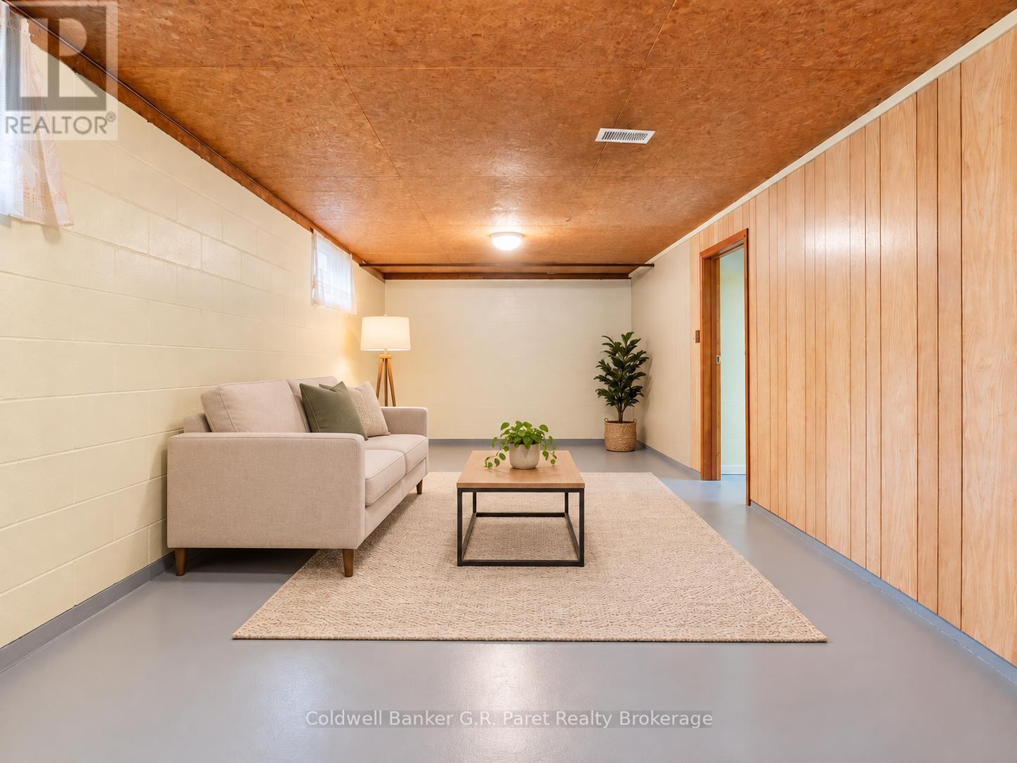 105 QUEEN STREET - 22