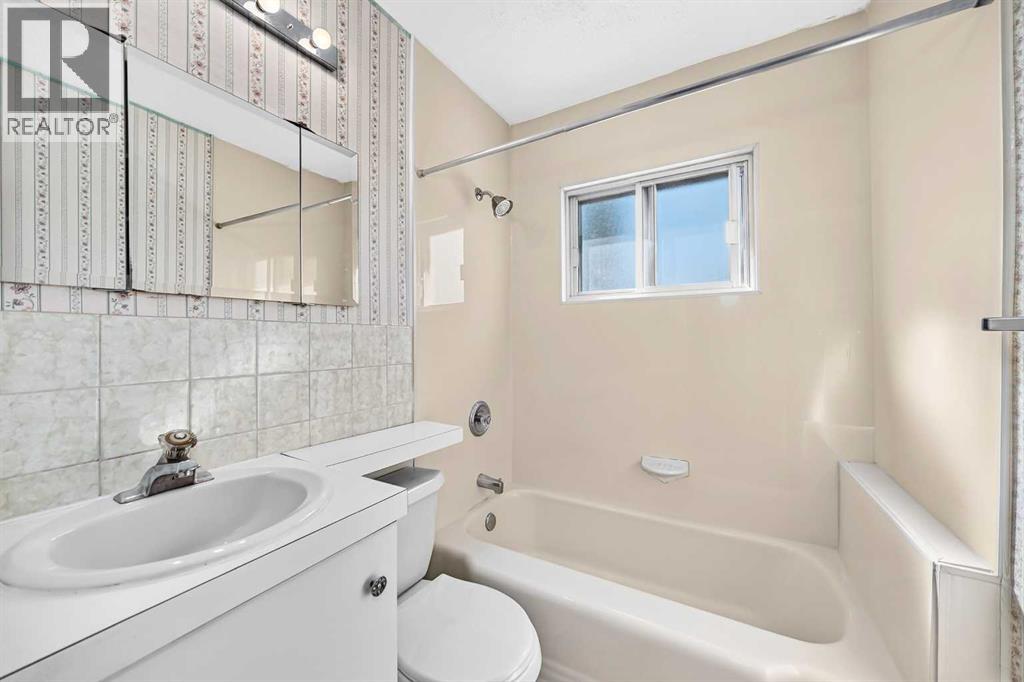 435 51 Avenue - 35
