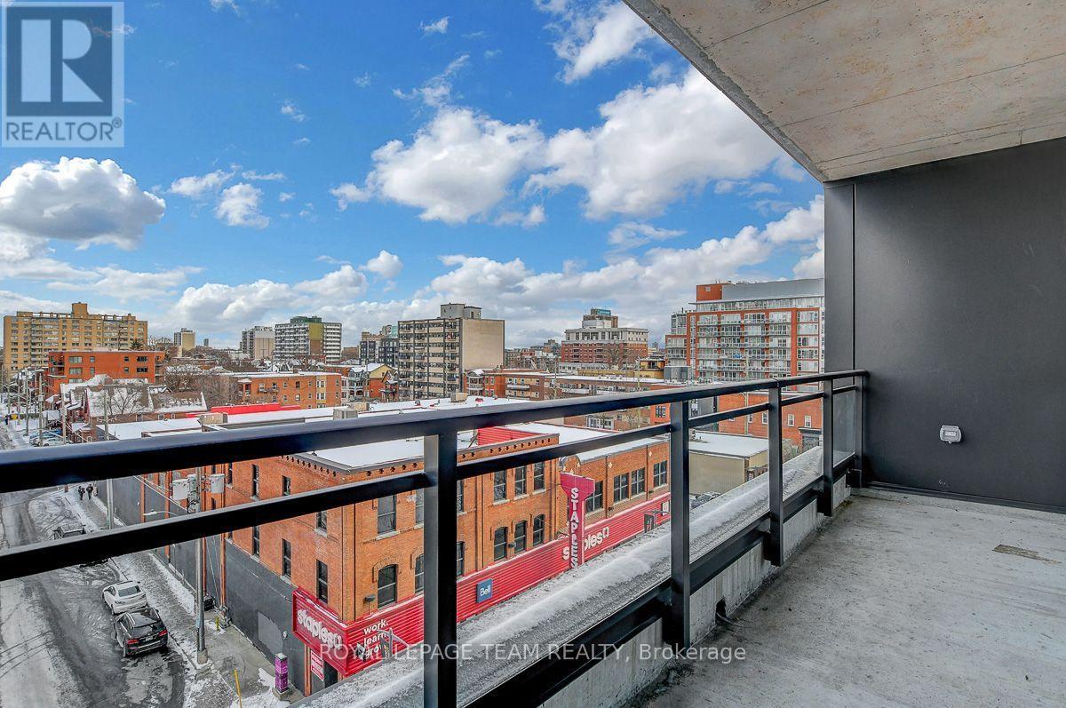 #509 10 JAMES STREET - 24