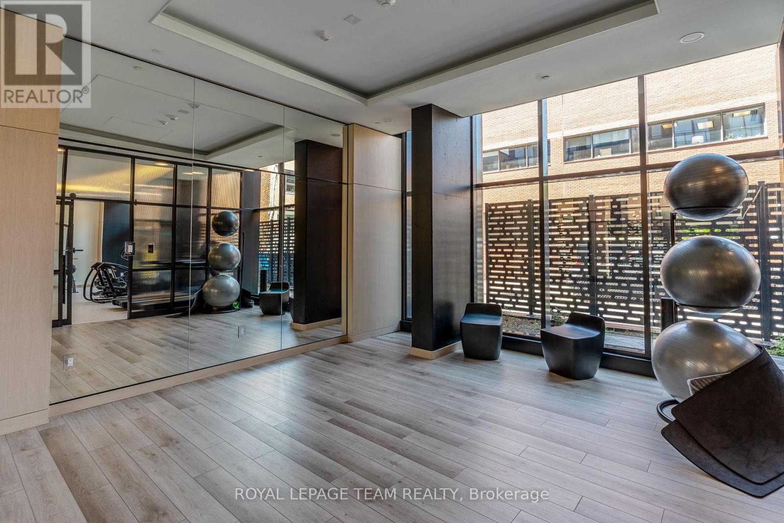 #509 10 JAMES STREET - 39