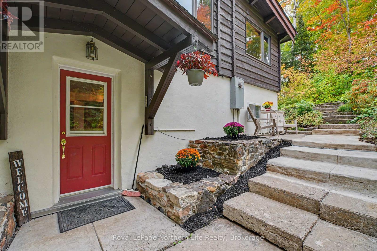 709 MACPHERSON DRIVE - 41