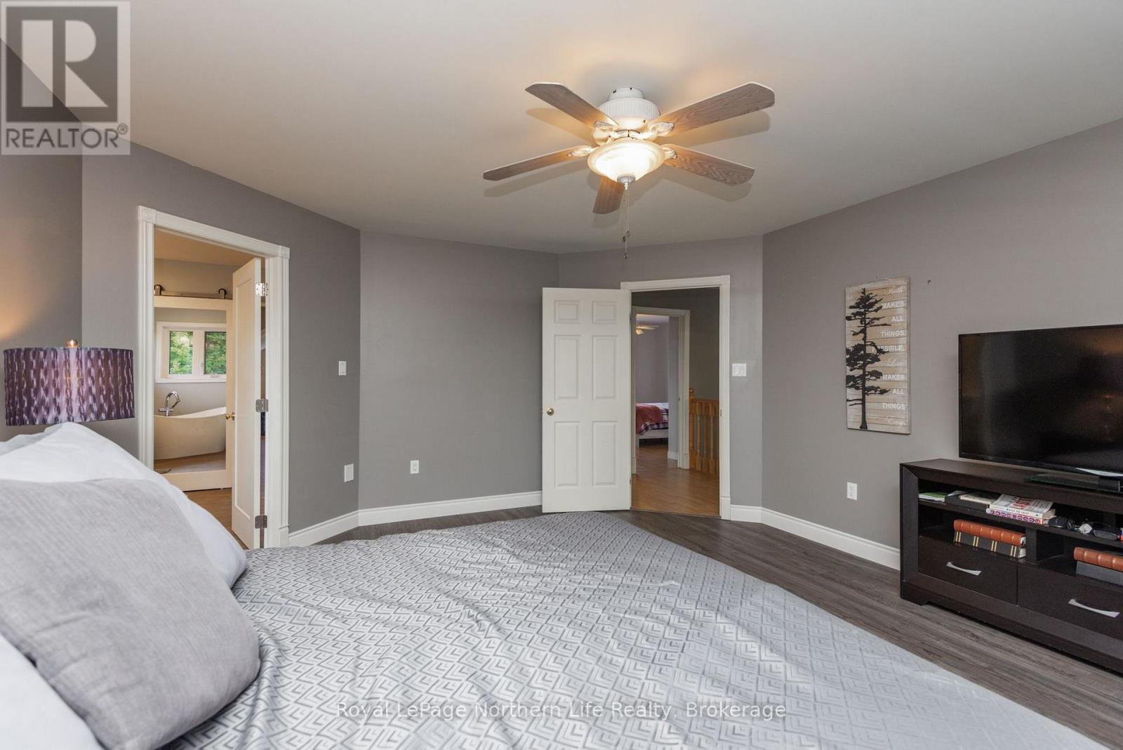 14 MELISSA CRESCENT - Image 30