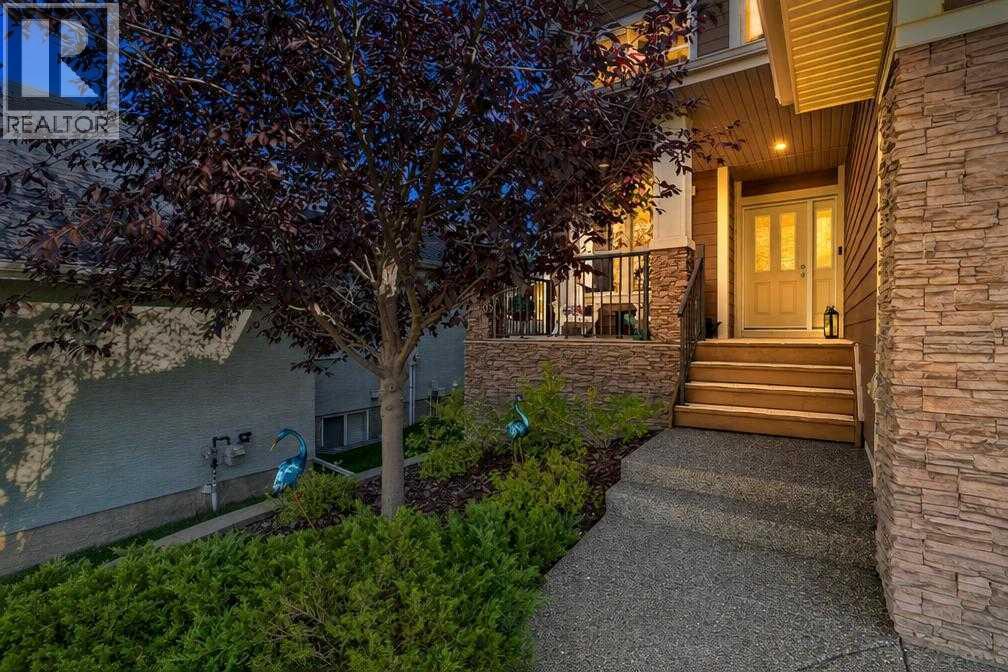 12 Crestridge Rise SW - 2