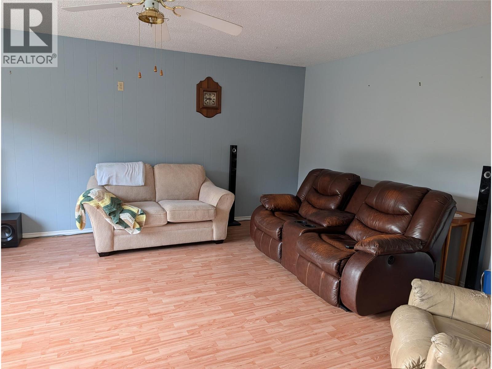 8893 Holding Road - 10