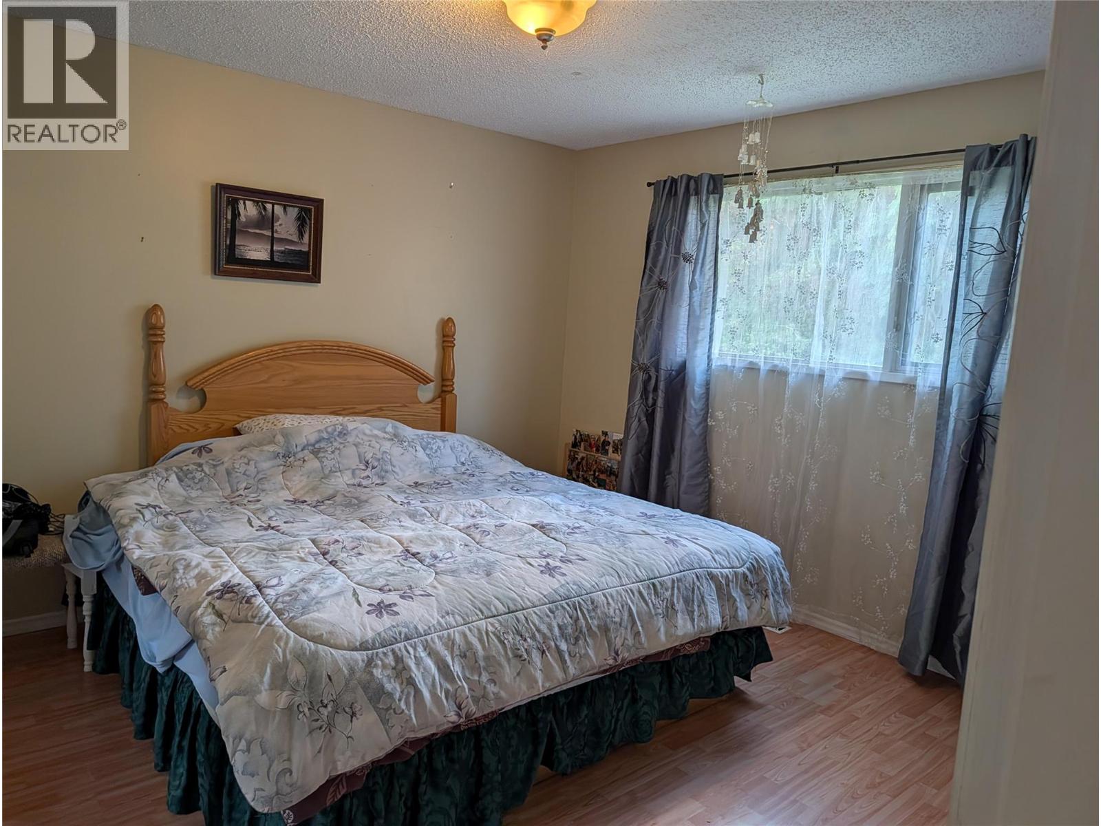 8893 Holding Road - 18