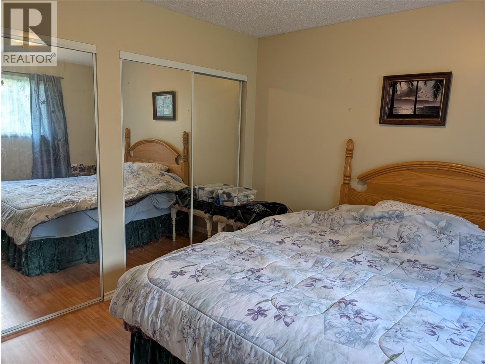 8893 Holding Road - 19