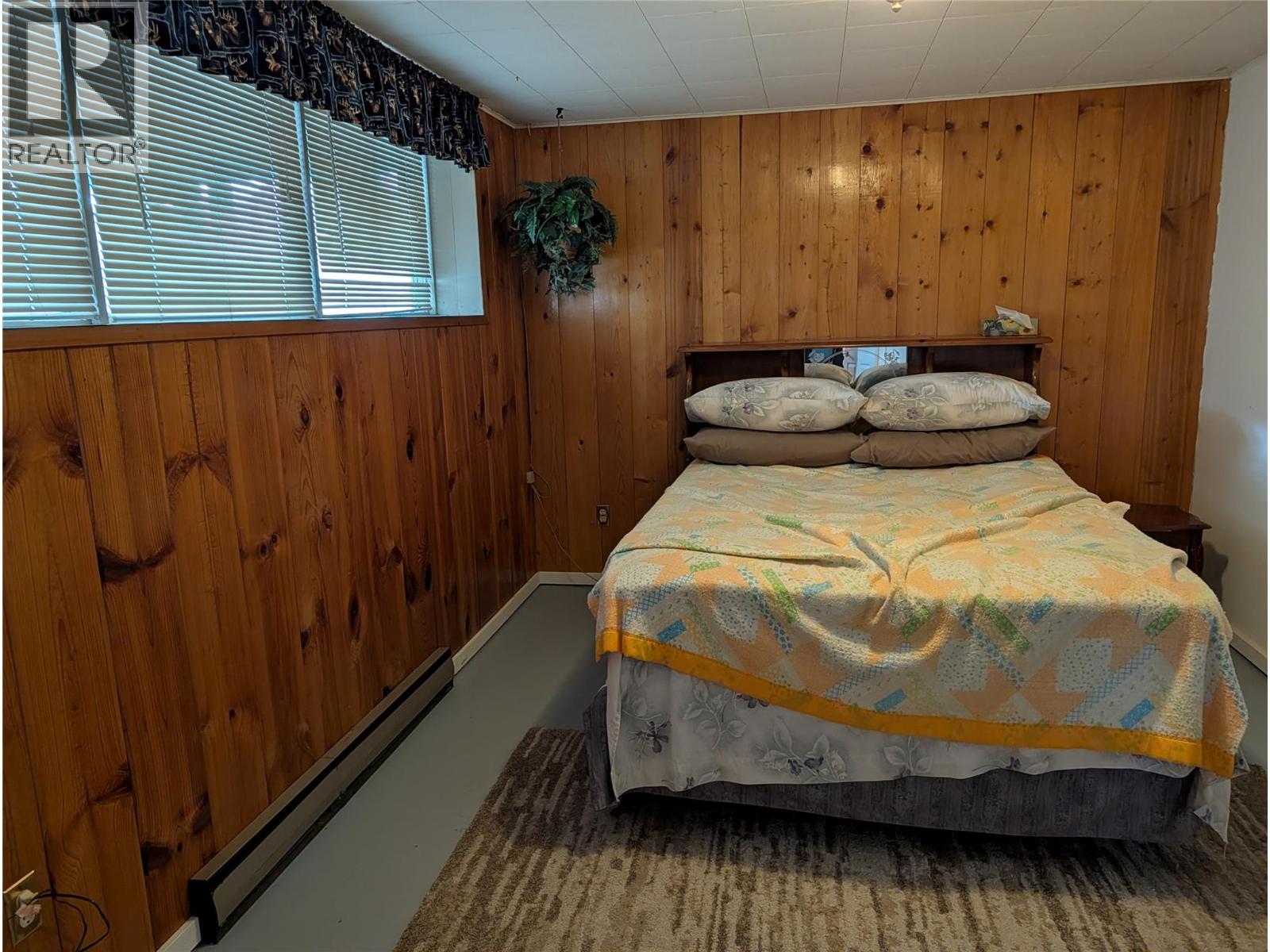 8893 Holding Road - 20