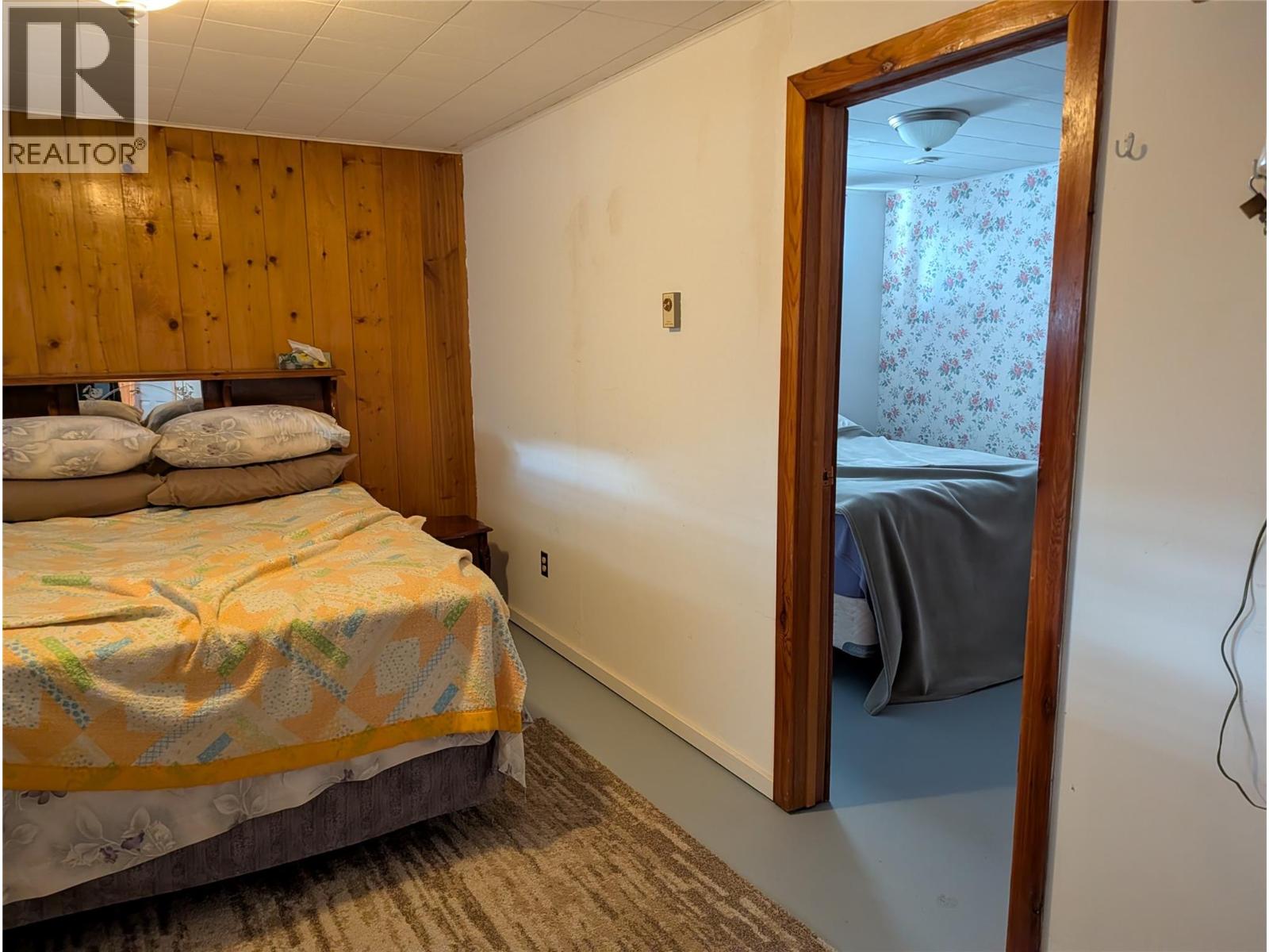 8893 Holding Road - 21