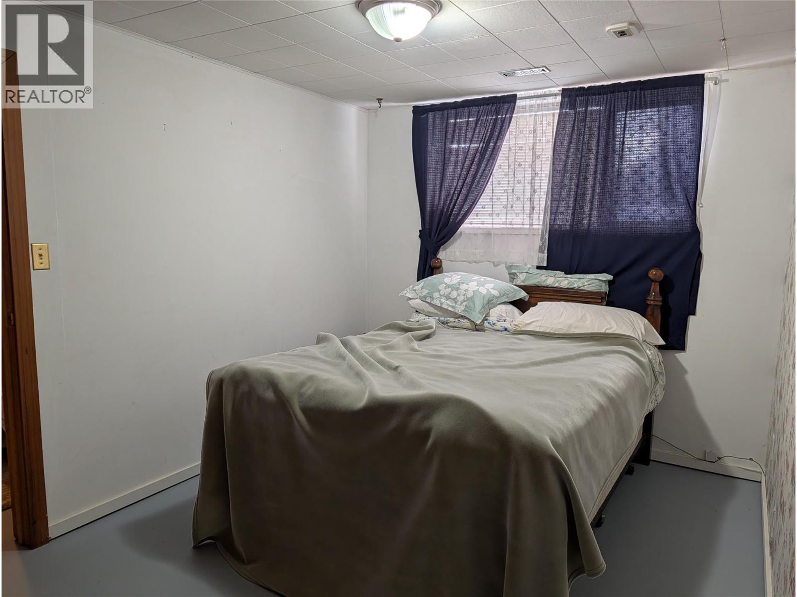 8893 Holding Road - Image 23