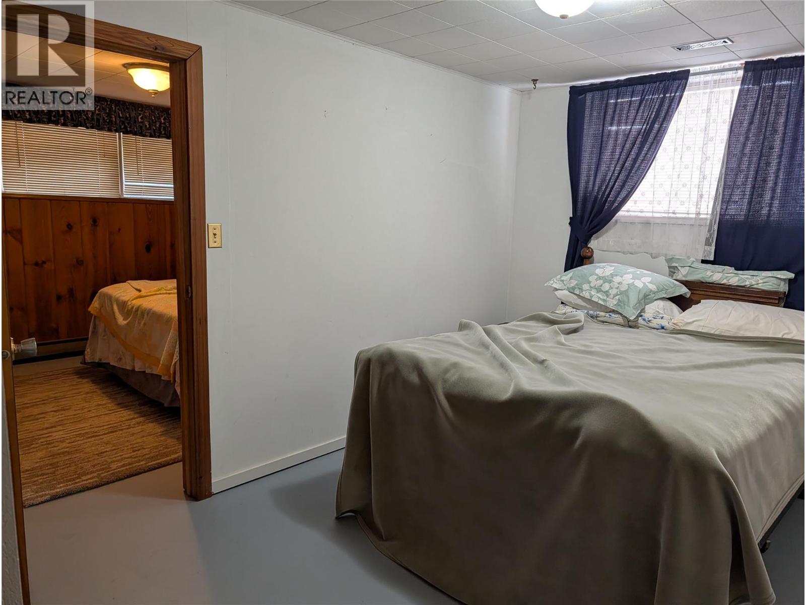 8893 Holding Road - Image 24