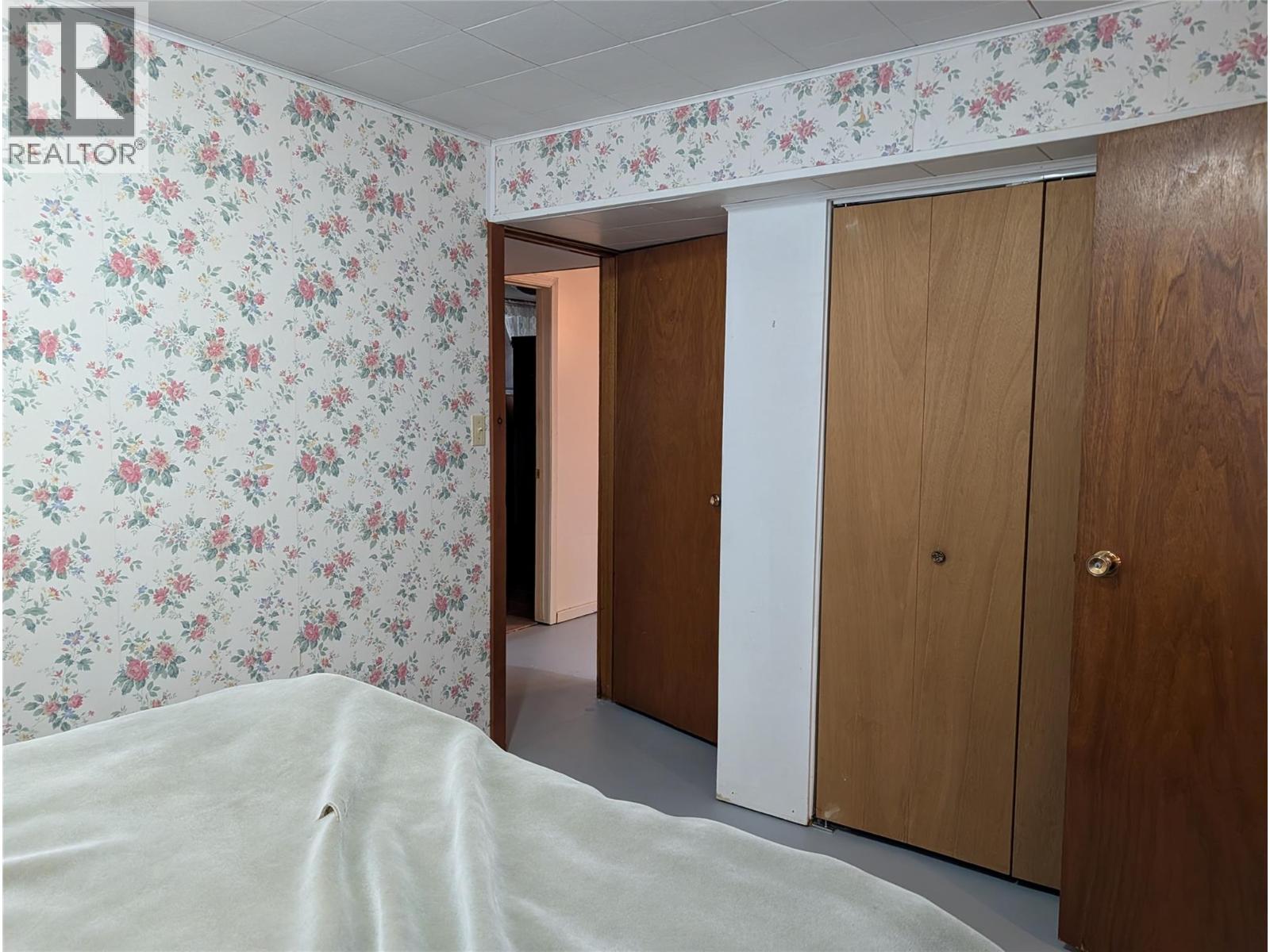 8893 Holding Road - Image 25
