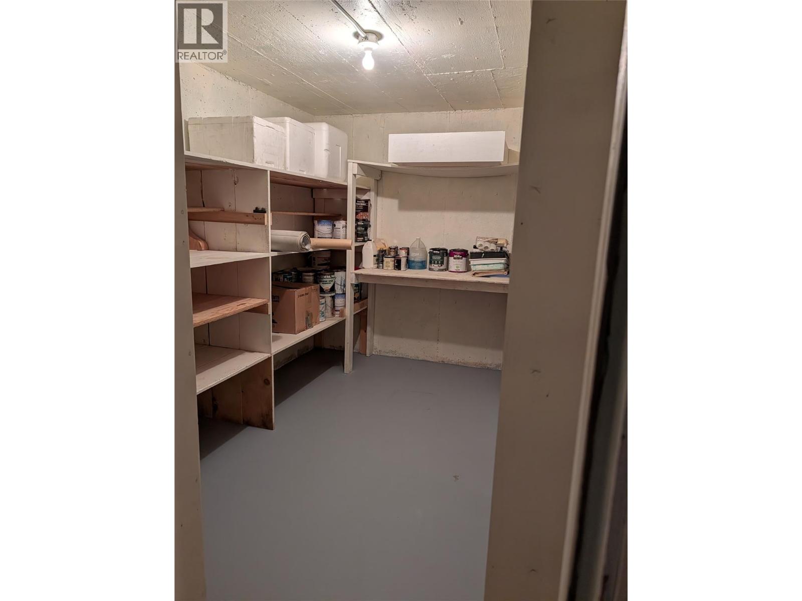 8893 Holding Road - 27