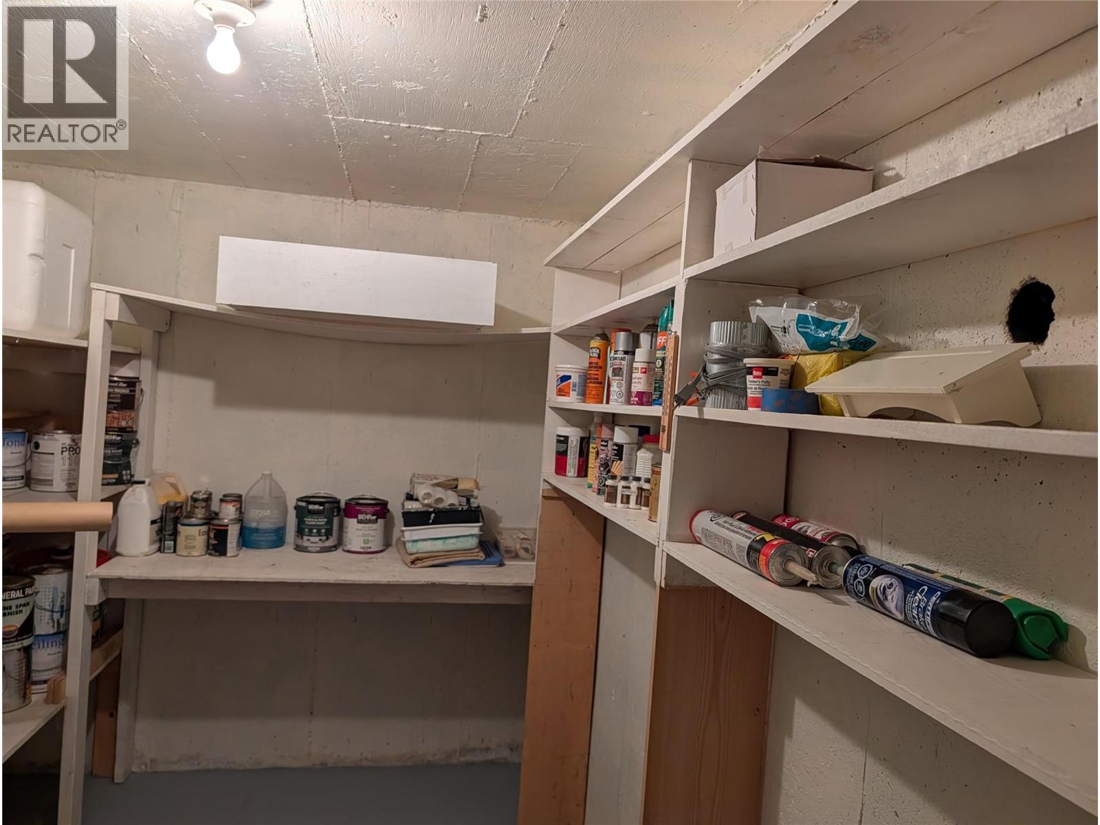8893 Holding Road - 28
