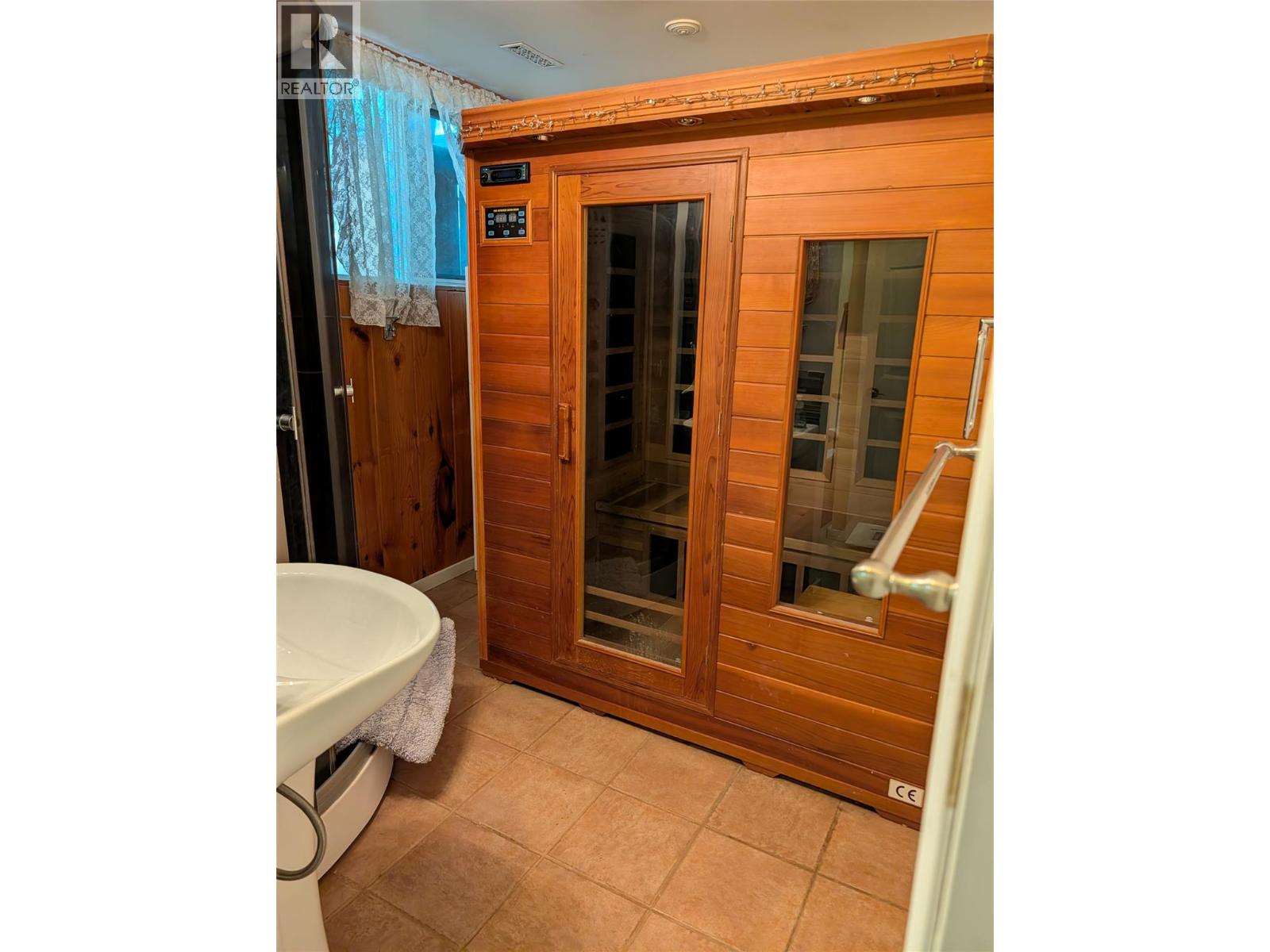 8893 Holding Road - 30