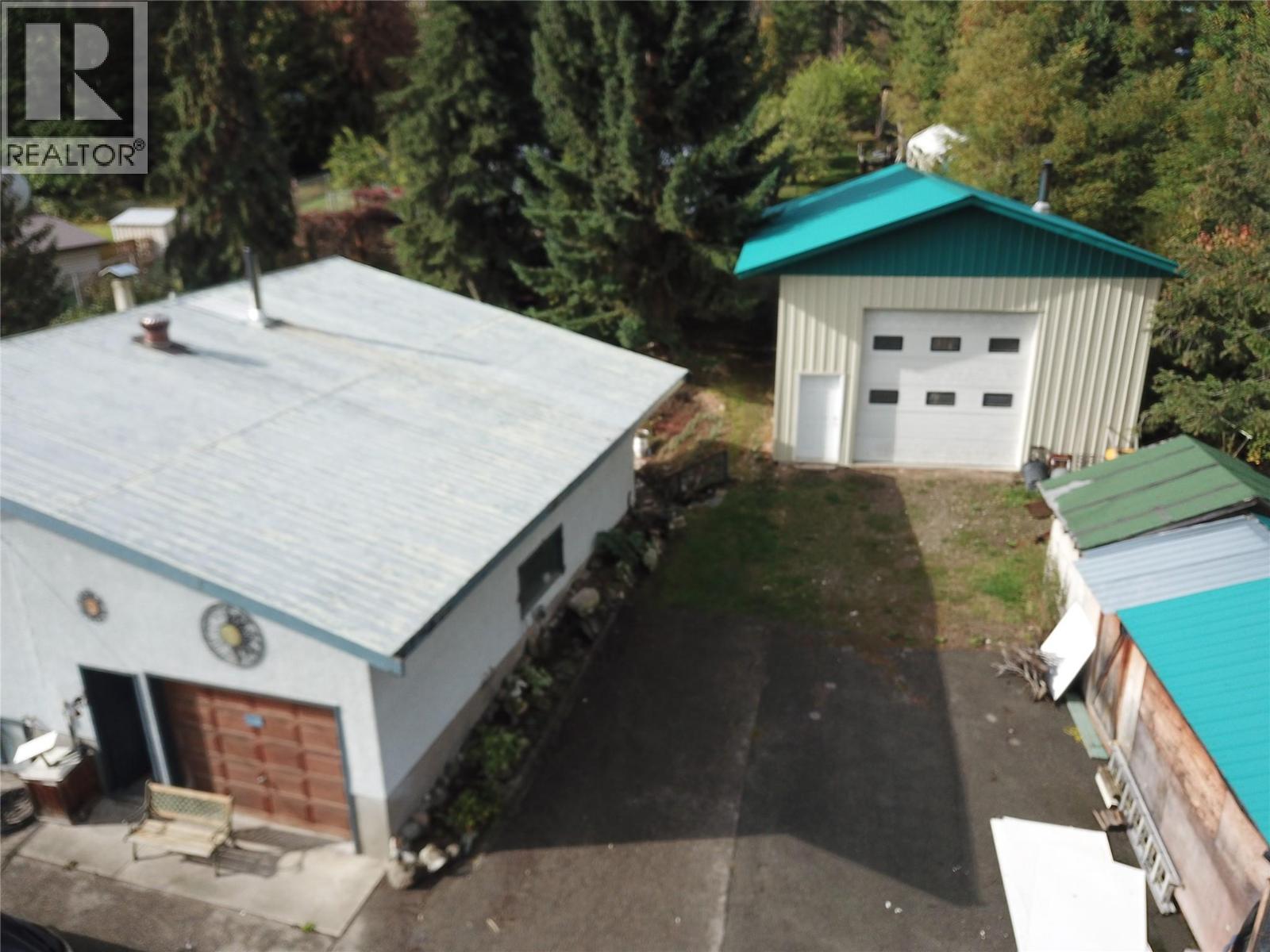 8893 Holding Road - 40