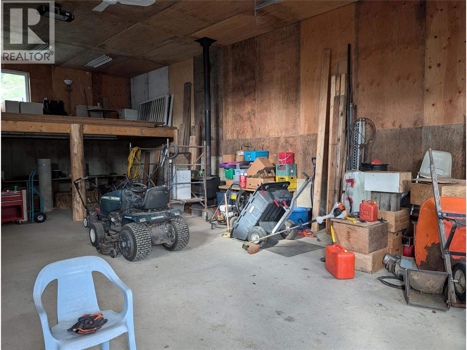 8893 Holding Road - 41