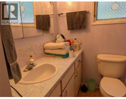 8893 Holding Road, Adams Lake, BC V0E1M2 Photo 17
