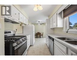 Primary Bedroom - 993 Highway Drive Unit# Upper, Sarnia, ON N7S1X4 Photo 7
