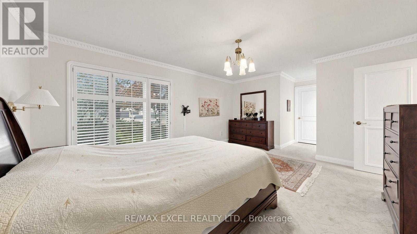 131 BURBANK DRIVE - Image 25