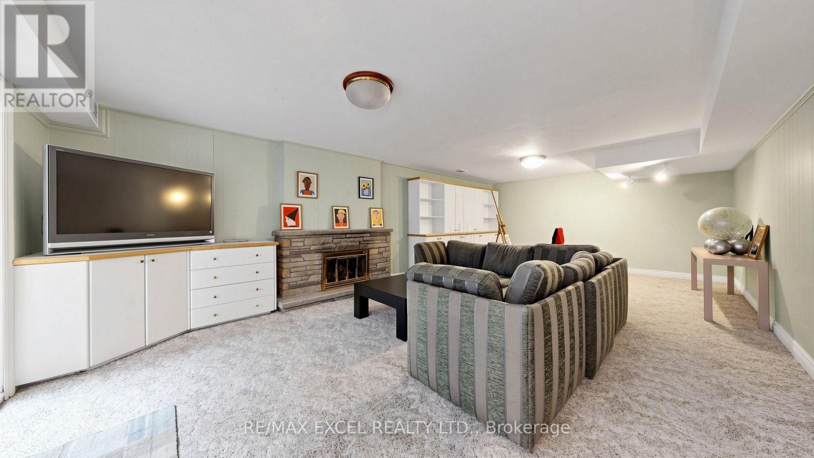 131 BURBANK DRIVE - Image 34