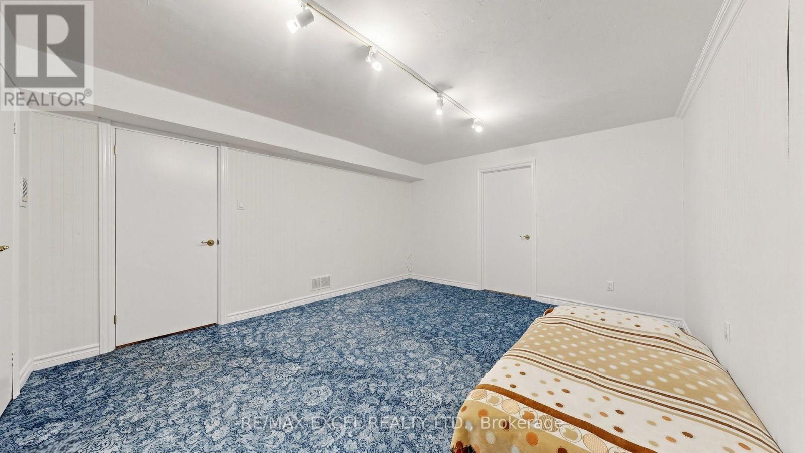 131 BURBANK DRIVE - Image 42