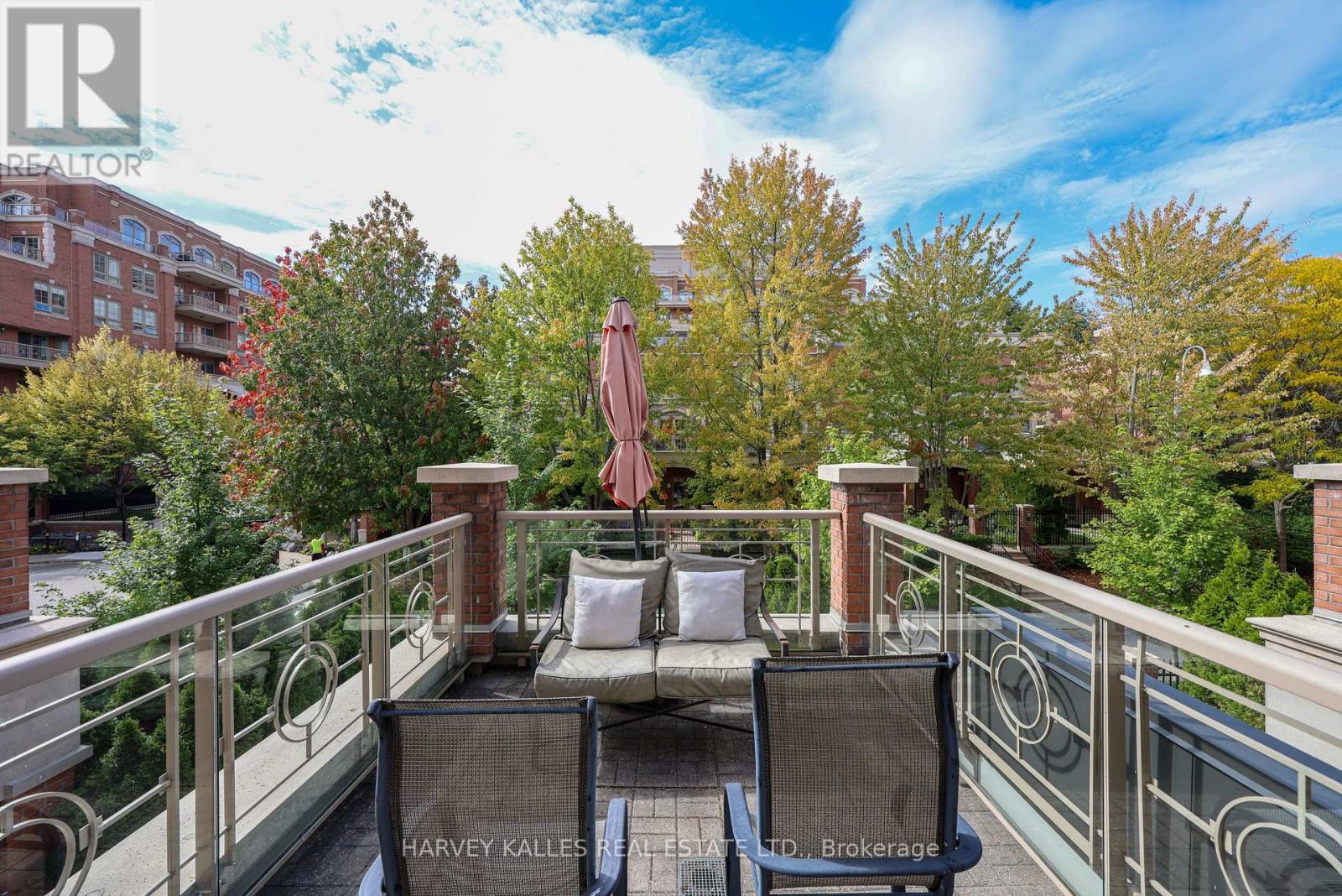 #TH9 21 BURKEBROOK PLACE - Image 26