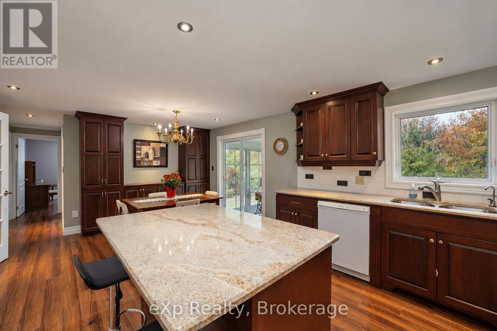 350144 BAYSHORE ROAD - 10