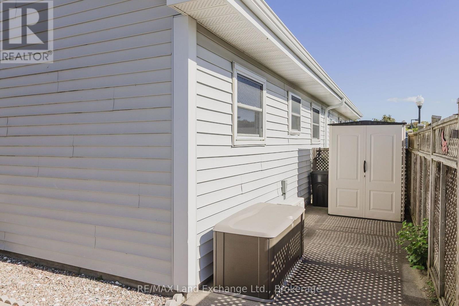 #20 303 WATERLOO STREET - 18