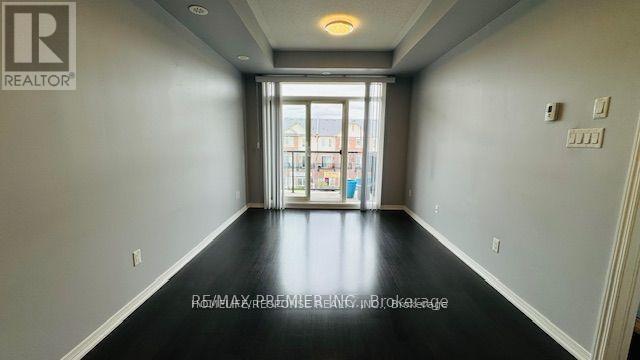 Photo of 313 - 54 SKY HARBOUR DRIVE