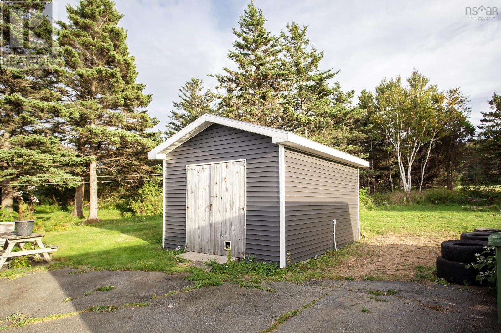 12240 Shore Road - Image 9