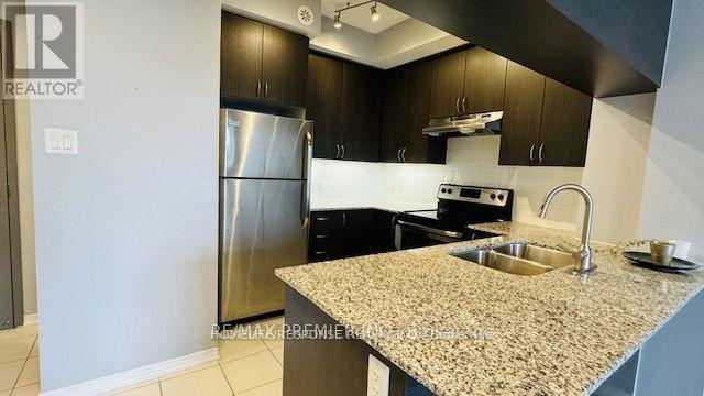 Photo of 313 - 54 SKY HARBOUR DRIVE