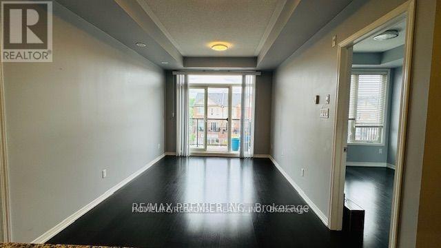 #313 54 SKY HARBOUR DRIVE - Image 8