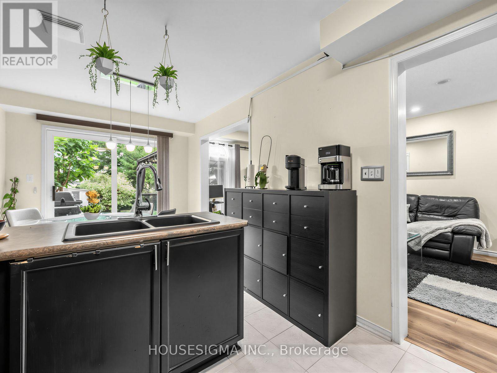 554 ALDERSHOT DRIVE - Image 11