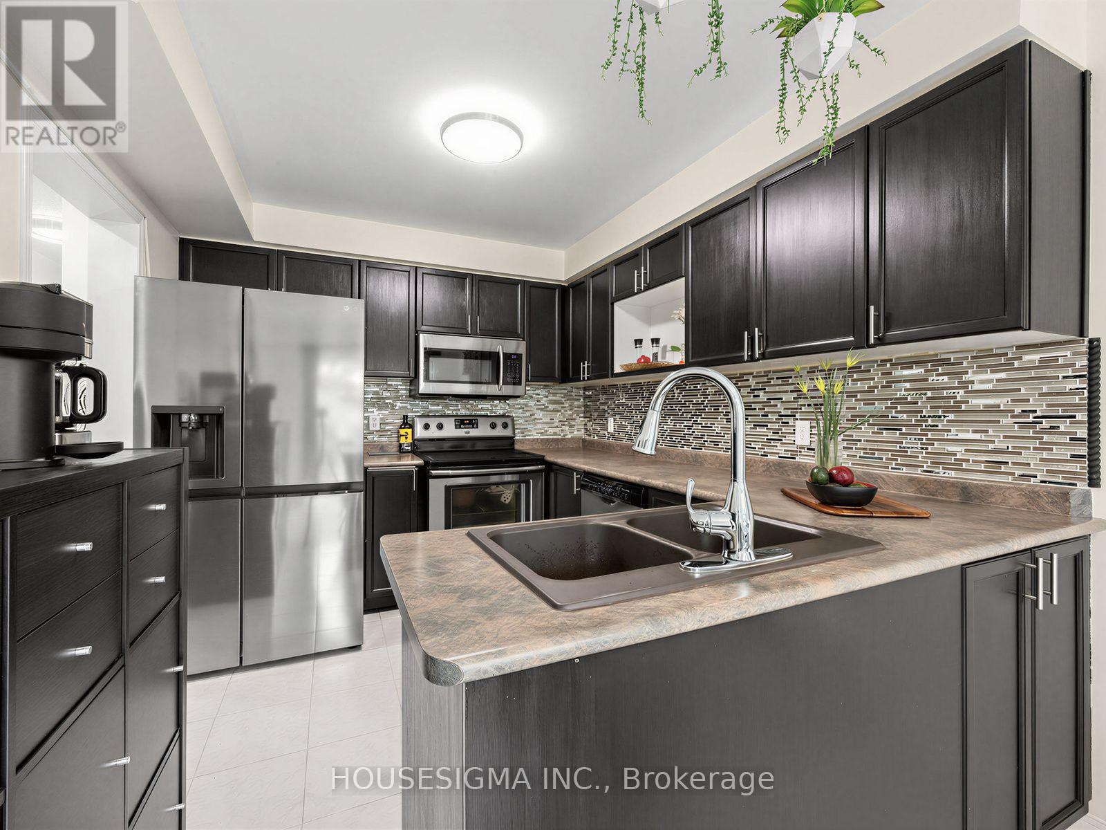 554 ALDERSHOT DRIVE - 12