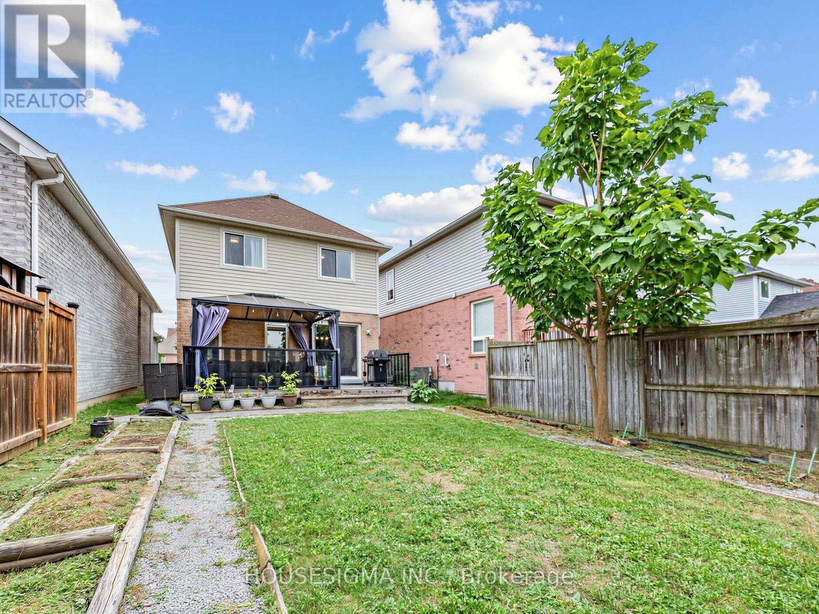 554 ALDERSHOT DRIVE - 33