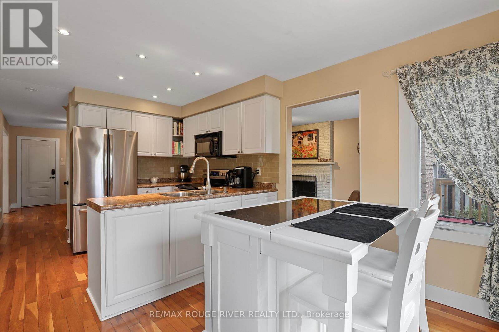 648 COGNAC CRESCENT - 16