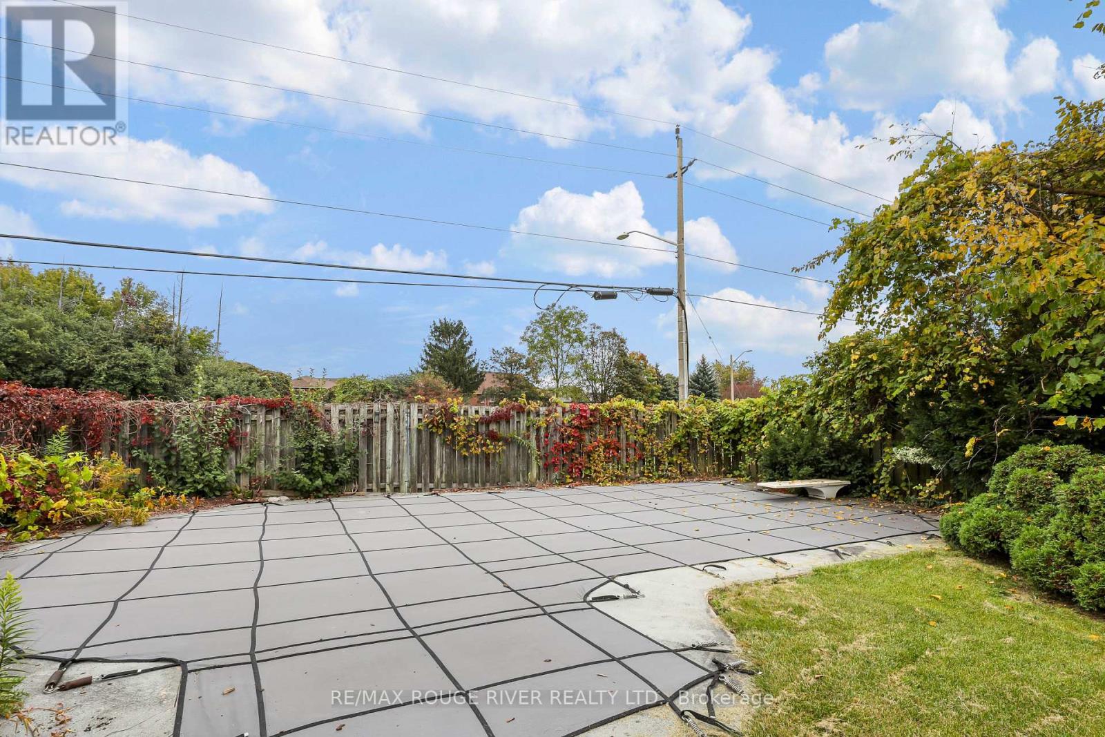 648 COGNAC CRESCENT - 36