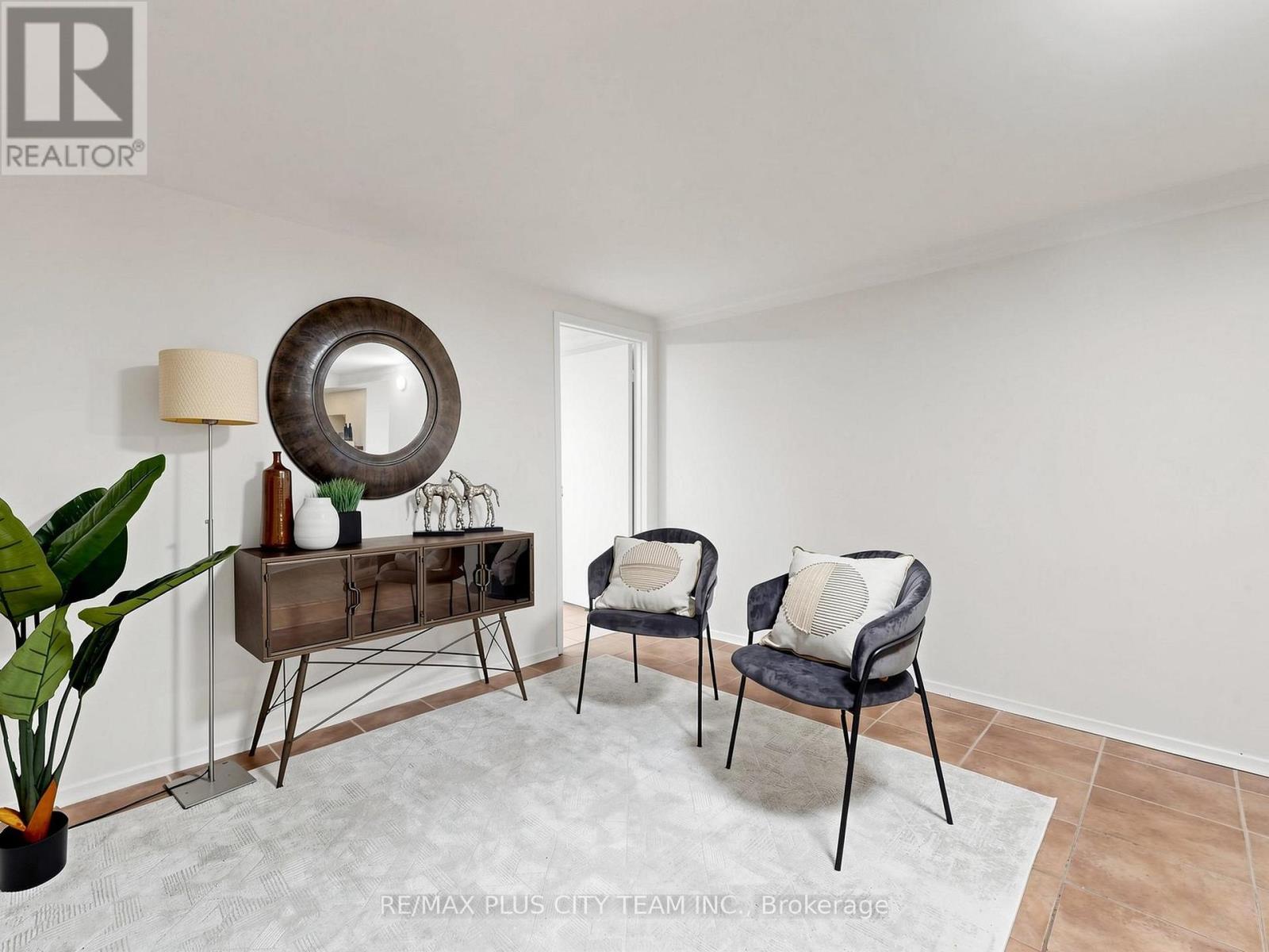 16 Holford Crescent, Toronto, ON photo 26