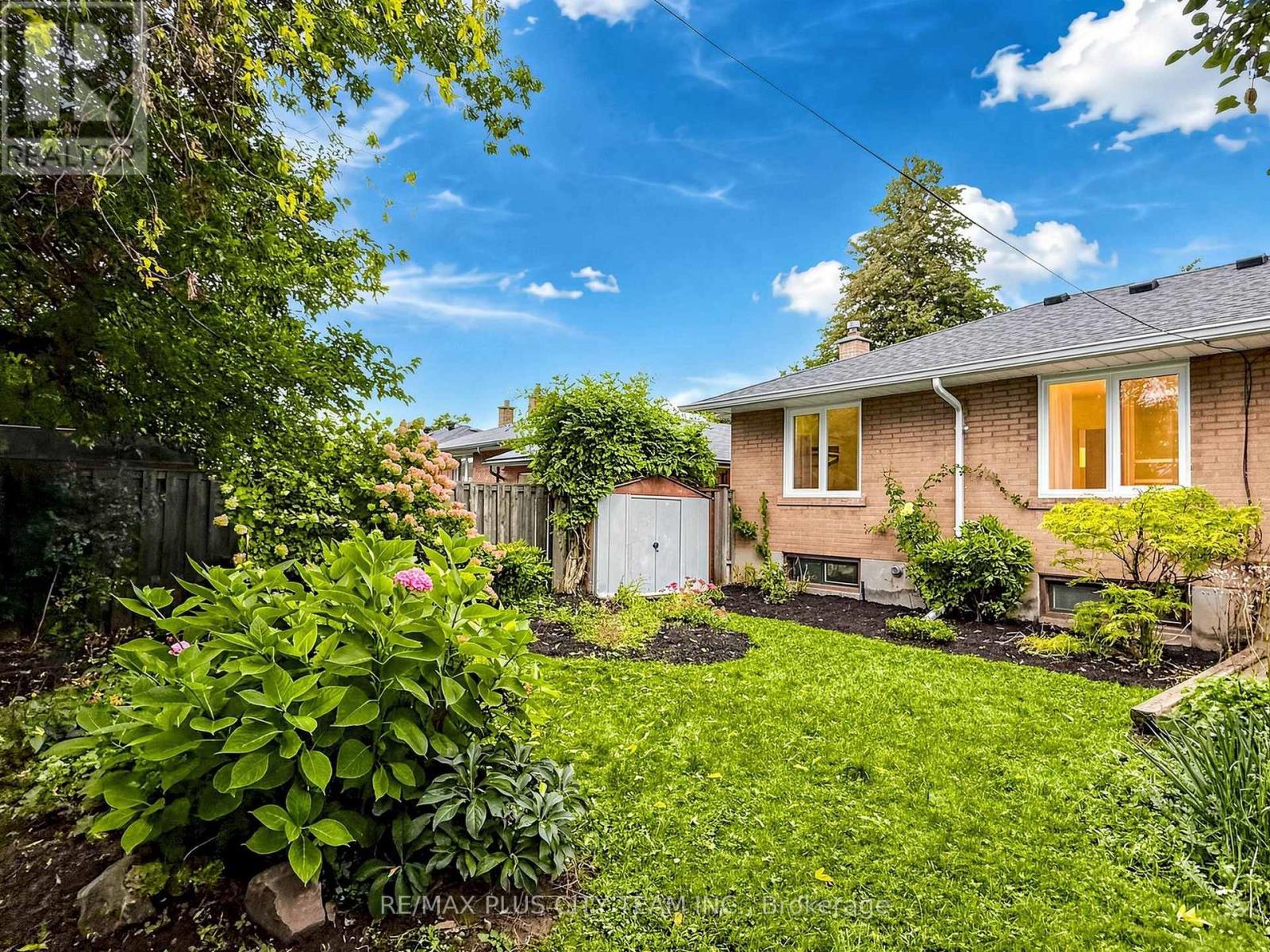 16 Holford Crescent, Toronto, ON photo 45