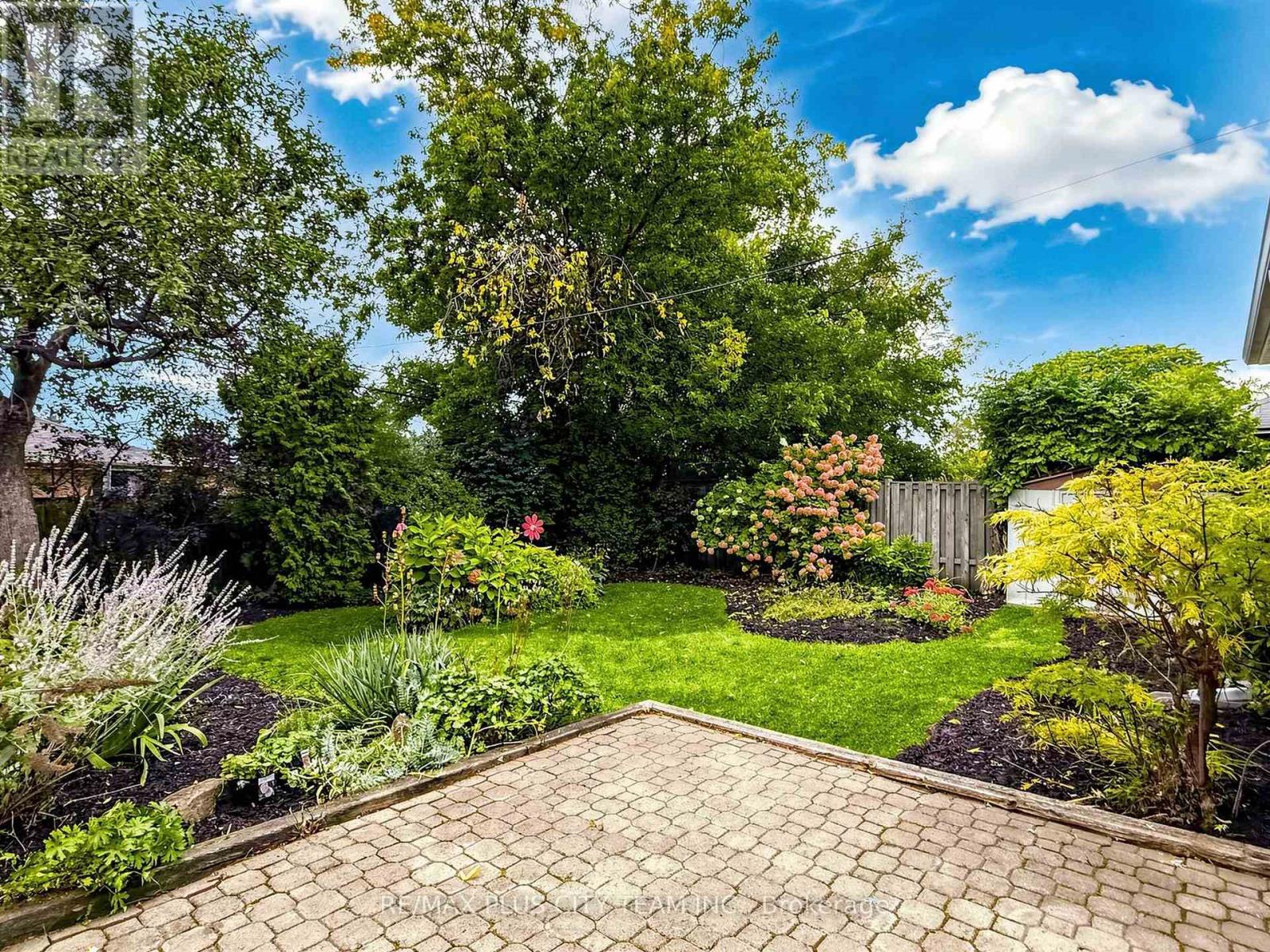 16 Holford Crescent, Toronto, ON photo 47