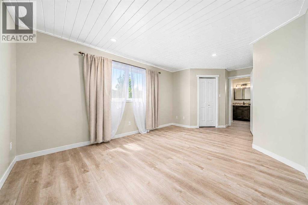11 Taylor Crescent SE - 23