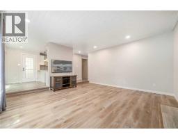 Bedroom - 11 Taylor Crescent Se, Medicine Hat, AB T1B3X5 Photo 14