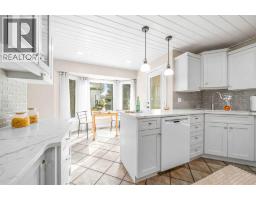 2pc Bathroom - 11 Taylor Crescent Se, Medicine Hat, AB T1B3X5 Photo 6