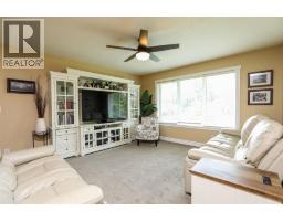 Foyer - 14 Centennial Place, Magrath, AB T0K1J0 Photo 18